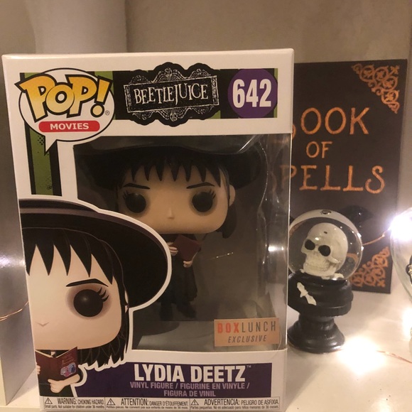 funko pop lydia deetz